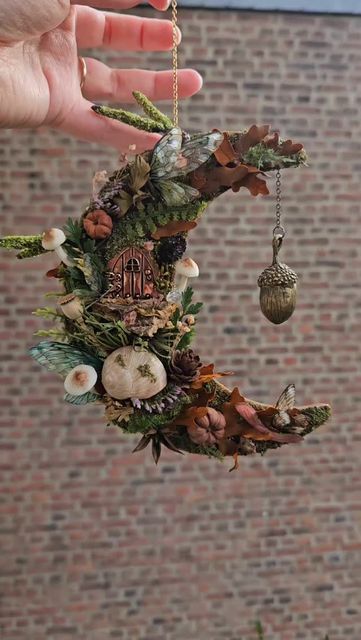 Witchy Ornaments Diy, Fairy Ornaments Diy, Witchy Miniatures Diy, Mystical Crafts, Fairy Moon Wreath, Fairy Garden Camper, Fairy Jar Necklace, Moon Crafts, Fairy Decor