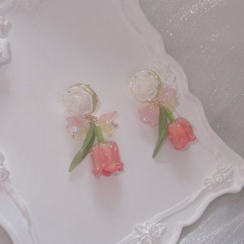 Trendy Jewelry Earrings, Acrylic Rose, Summer Fresh, Oil Painting Flowers, Summer Earring, Fancy Jewellery, Fancy Jewelry, Rose Earrings, Delicate Flower