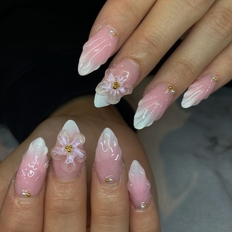 i’m in love 💫🐚 • • @selenamastrangeloo 🤍 • inspo from @abigailnaillab ✨ • • #nailsnailsnails #nails #boltonnailtech #caledonnails #nailart #naildesign #summernails #bramptonnailtech #caledonnailtech #nailsoftheday #polygelnails #gtanailtech #polygel #polygelnailtech #3dflowernails 3d Flower Nails, Polygel Nails, Nail Tech, Nail Inspo, Summer Nails, In Love, Nail Designs, Nail Art, Nails