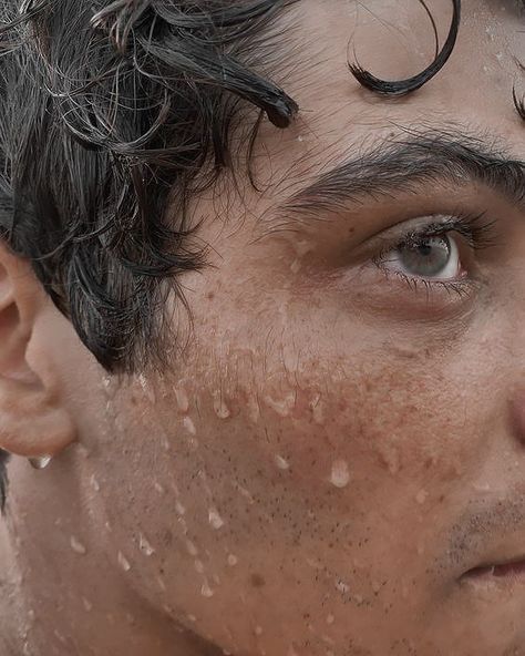 Water Aesthetic, Regulus Black, Julia Quinn, Suzanne Collins, Glowy Skin, Frank Ocean, Timothee Chalamet, Greek Gods, Wet Hair