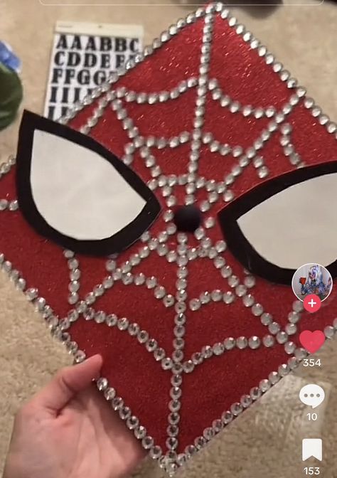 Cap Decoration Graduation Spiderman, Spiderman Graduation Cap Ideas, Graduation Cap Designs Red, Spiderman Graduation Cap, Aesthetic Vintage Outfits, Creative Graduation Caps, Graduation Cap Decoration Diy, High School Graduation Cap, Peter Parker Spiderman