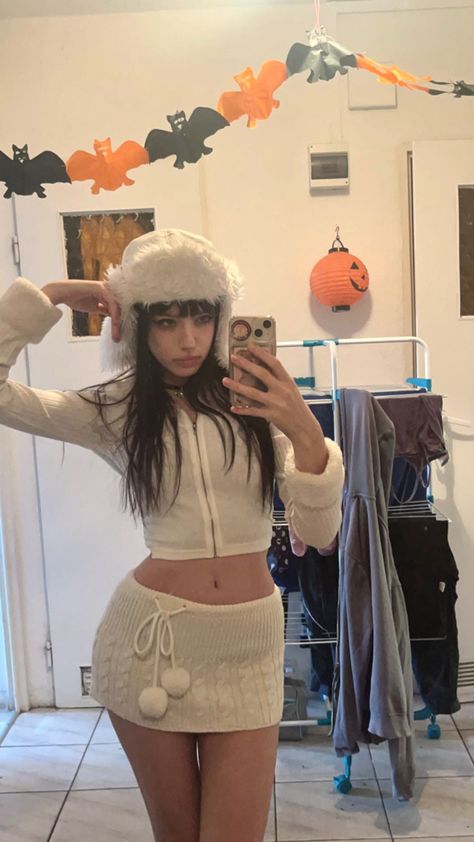 White Winter Hat Outfit, White Fluffy Hat Outfit, White Winter Outfits Y2k, White Fur Hat Outfit, White Alt Outfit, White Grunge Outfit, White Y2k Outfit, White Goth Outfit, Y2k Winter Outfits