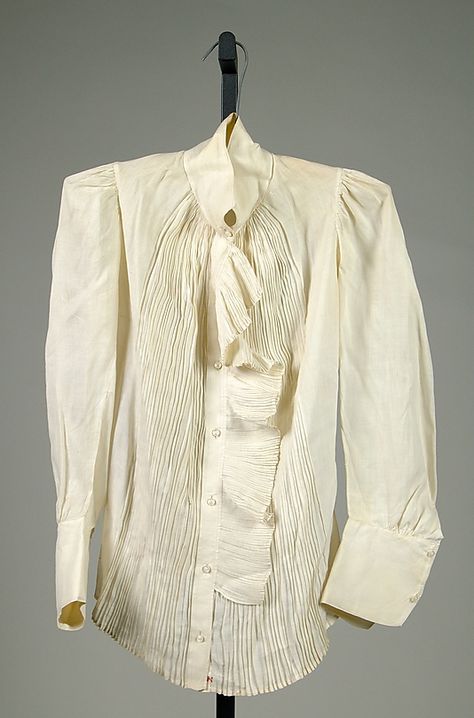 Blouse  Date: ca. 1905   Culture: American   Medium: linen 1900s Blouse, Edwardian Era Dress, 1909 Fashion, Era Dresses, Edwardian Blouse, Period Clothing, Period Outfit, Edwardian Era, Linen Blouse