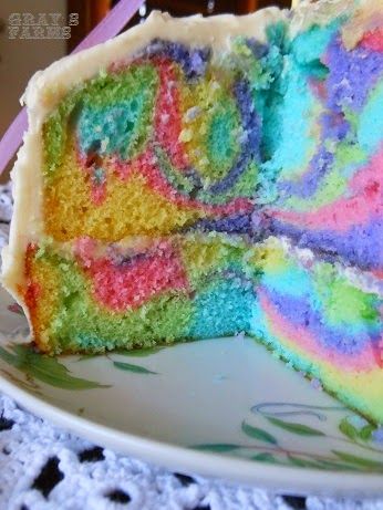 How to make a crazy rainbow cake. So easy! Rainbow Swirl Cake, Multi Color Cake, Rainbow Cake Recipe, Rainbow Layer Cakes, Violet Cakes, Inside Cake, Fluff Desserts, Pony Cake, Swirl Cake