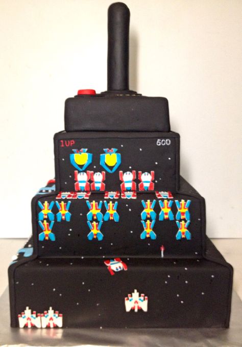 Retro arcade cake: Galaga Arcade Birthday Cake, Arcade Cake, 80s Birthday Cake, 80s Bride, Themed Cake Ideas, Tequila Cake, Arcade Birthday Parties, Arcade Birthday, Pokemon A