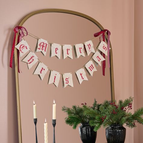 Celebrate the spirit of Christmas with this elegantly simple banner, lovely for adorning a mantel, wall, or mirror. Hang it with ease and invite guests into the warmth and joy of your holiday festivities. Window Holiday Decor, Diy Christmas Banner Ideas, Kids Christmas Decorations For Room, Christmas Bow Garland, Christmas Nursery Decor, Room Decorations For Christmas, Mirror Christmas Decor, Christmas Apartment Decor, Christmas Paper Chain