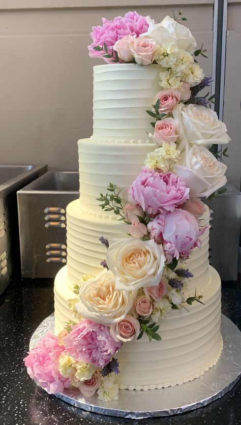 4 Tier Cake Wedding, 3 Teir Cakes Ideas Birthday, Three Tier Wedding Cake With Flowers, 4 Tier Wedding Cake With Flowers, Reception Cake Designs, 5 Tier Wedding Cake, 4 Tier Cake, 5 Tier Wedding Cakes, Rose Cakes