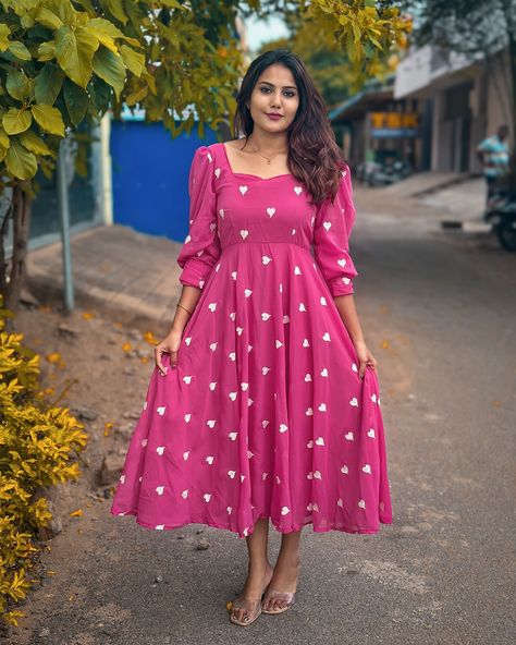 HELENA- PINK🌸 Frocks Long For Women, Back Design For Frock, One Piece Dress Stitching Ideas, Simple Frock For Women, Cotton Frock Designs For Women, New Long Frock Models, Frock Models For Women, Cotton Frocks For Women, Frock Stitching