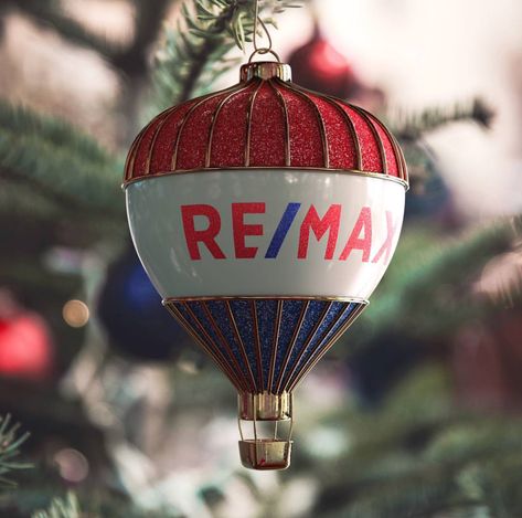 Remax Christmas Remax Real Estate, Real Estate Fun, Realtor Life, Inmobiliaria Ideas, Real Estate Advertising, Hello December, Realtor Marketing, Real Estate Humor, Move In