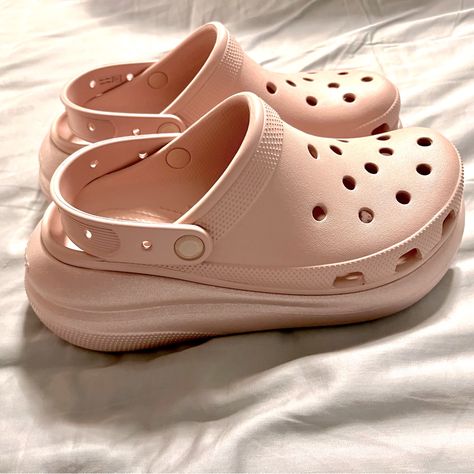 Nwot - Crocs Crush Shimmer Clog (Size Women 9 Or Men 7) Brand New. Never Worn. It’s In Perfect Condition. Besides The Tag Was Off. No Smoking , No Pet Home. Crocs Crush, Crocs Outfit, Women's Crocs, Crocs Shoes, Pet Home, Clogs, Brand New, Pet, Cream