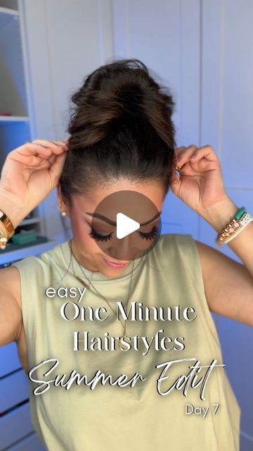 Karla Kazemi on Instagram: "💕Save this easy messy bun tutorial for the perfect summer hair💕
Easy One Minute Summer Hairstyles, Day 7✨

🌟Comment “LINK” and I’ll send links to outfit details, makeup, and hair products used straight to your DM’s!❤️
🌟Commenta “ENLACE” y te mando links directamente a tu DM’s!❤️

Would you try it?🙈
•
•
•
#easyhairstyles #summerhair #hairstyle #hairtutorial #messybuntutorial #updohairstyle #messybun" One Minute Hairstyles, Easy Messy Bun Tutorial, Messy Hair Tutorial, Kim Hair, Easy Bun Hairstyles For Long Hair, Messy Hair Bun, Easy Messy Bun, Bun Tutorials, Easy Care Hairstyles