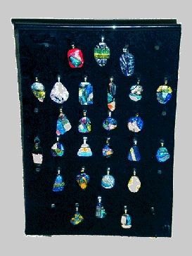 Display for pendants Pendant Display, Lip Jewelry, Art And Craft Shows, Craft Stalls, Necklace Storage, Craft Show Displays, Jewelry Roll, Jewelry Display Stands, Craft Show