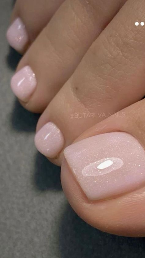 Nails Bridesmaid, Nails For Bride, Gel Toe Nails, Wedding Nails Glitter, Milky Nails, Toe Nail Color, Pretty Toe Nails, Summer Toe Nails, Cute Toe Nails