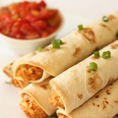 Slow Cooker Cheesy Chicken Taquitos Recipe - Six Sisters' Stuff Taco Rolls, Baked Creamy Chicken, Creamy Chicken Taquitos, Rolled Tacos, Resep Makanan Beku, Takeout Recipes, Baked Taquitos, Taquitos Recipe, Chicken Taquitos