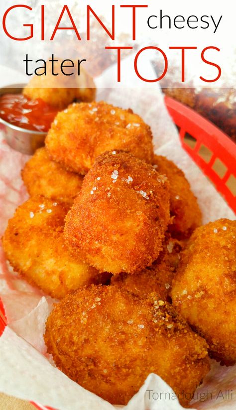 Giant Cheesy Tater Tots are a great way to bring you back to one of your favorite childhood foods! Kid Friendly Appetizers, Cheesy Tater Tots, Tater Tot Recipes, Diy Easy Recipes, Vegetarian Bake, Bombe Recipe, Giant Food, Tater Tots, Potato Dishes