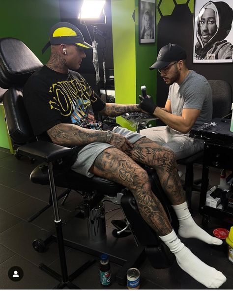 Men Feet Tattoo, Feet Tattoos For Men, Leg Tats Men, Mens Leg Sleeve Tattoo, Adult Aesthetic, Man With Tattoos, Street Ware, Tattoo 2024, Tatted Men