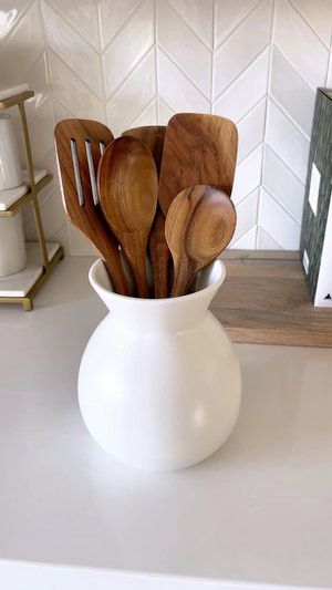 Check out this item I found on LTK https://liketk.it/3Cel6?product=c1411da9-b7b0-11ec-91e4-0242ac110004 Download the LTK app to take a look! Light Wood Kitchen Decor, Beige Kitchen Utensils, Aesthetic Kitchen Accessories, Neutral Kitchen Utensils, White And Wood Kitchen Decor, Kitchen Utensils Decor, 2024 Kitchens, Aesthetic Kitchenware, Marbella House