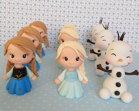 Elsa Fondant, Frozen First Birthday, Frozen Fondant, Frozen Elsa Cake Topper, Elsa Cake Toppers, 4de Verjaardag, Twin Birthday Cakes, Candyland Cake, Christmas Sugar Cookies Decorated