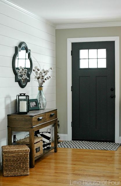 Learn how to paint and update an interior front door with Sherwin-Willams Iron Ore. #sherwinwilliams #ironore Interior Door Paint Colors, Joanna Gaines Paint Colors, Italian Style Home, Joanna Gaines Paint, Entryway Decorating, Painted Interior Doors, Front Door Paint Colors, Shiplap Wall, Popular Paint Colors