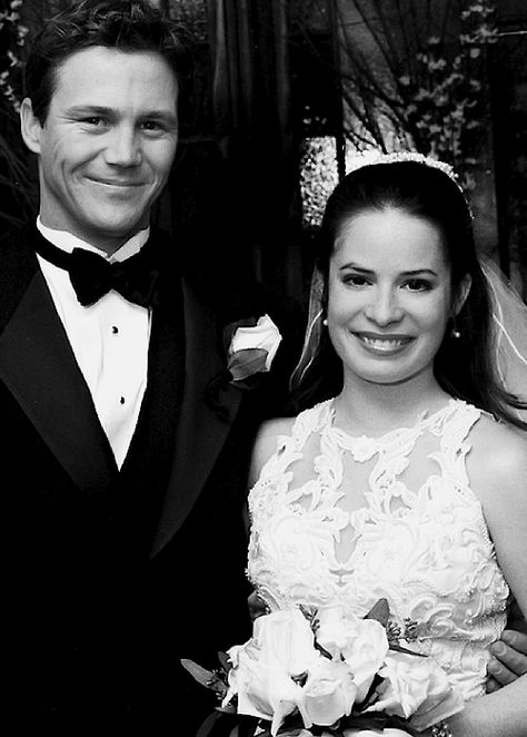 Piper & Leo wedding photo Leo Charmed, Charmed Wallpaper, Piper And Leo, Charmed Piper, Chris Halliwell, Paige Matthews, Prue Halliwell, Piper Halliwell, Phoebe Halliwell