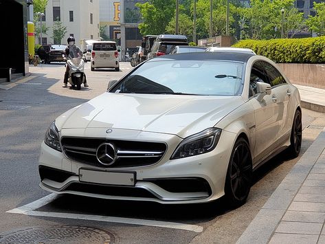 Cream Mercedes Benz, Mercedes Cls 63 Amg, White Mercedes, Cls 63, Cls 63 Amg, Dream Car Garage, 2024 Goals, Vision Board Manifestation, Classy Cars