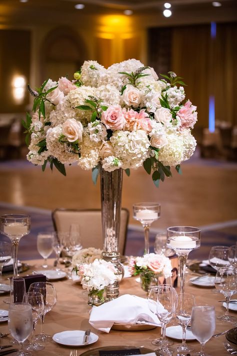 Tall Arrangements Wedding, Carnation Wedding Bouquet, Pink Peony Centerpiece, Tall Clear Vase, Tall Arrangements, Peony Centerpiece, Hydrangea Pink, Peonies Centerpiece, Tall Centerpieces