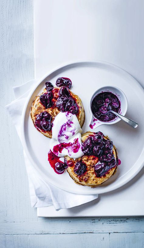 Breakfast Crumpets, Crumpet Recipe, Classic French Toast, Blueberry Compote, Make French Toast, Low Cal Recipes, Crumpets, Breakfast Brunch Recipes, Brunch Recipes