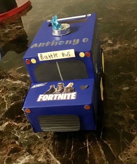 Boy Valentines Boxes Fortnite, Valentines Boxes Diy, Boy Valentines Boxes Diy, Levi Birthday, Valentine 2024, Valentines Day Craft, Boys Valentines, Boxes Diy, School Creative