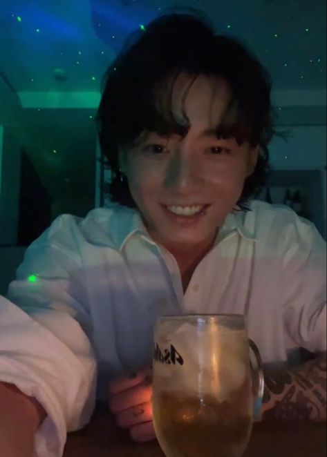 Jungkook Live 2023, Bts 2023, Jungkook Weverse Live, Jungkook Weverse, Jungkook Live, Bts Wallpaper, Bts Jungkook, Jeon Jungkook, Profile Picture