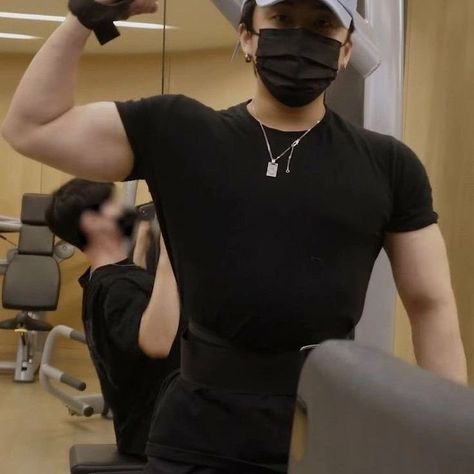 Skz Changbin Boyfriend Material, Changbin Biceps, Die A Happy Man, Skz Changbin, Sunday Clothes, Muscular Man, Cute Piggies, Compression Shirt, Crazy Kids