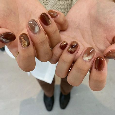 White Dress Casual, Brown Nail Designs, Brown Nail, Hippie Nails, Fall Nail Art Designs, Pretty Gel Nails, Fall Nail Art, Brown Nails, Minimalist Nails