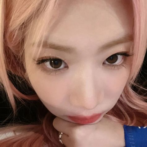 Kim Lip Loona, Loona Icons, Kim Lip, Pink Hair, Hair, Pink