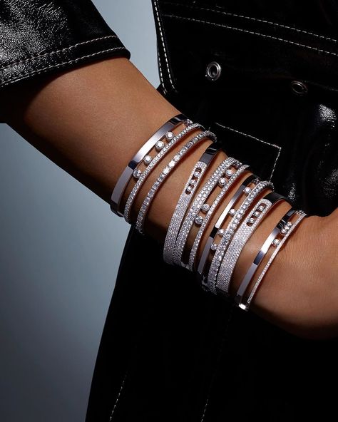 Messika Paris on Instagram: “When stacking bangles becomes an art. Tap to shop your favorite! #Messika #MessikaRocksHolidays” Messika Bracelet, Gold Diamond Bangles, Van Cleef And Arpels Jewelry, Diamond Bangles, Women Jewellery, Jewelry Photoshoot, Stacked Bangles, Classy Jewelry, Stacked Jewelry