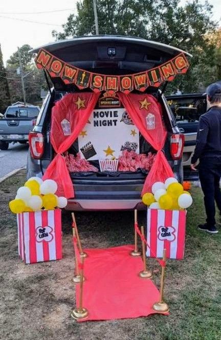 Trunker Treat Ideas, Fall Festival Decorations, Red Carpet Theme, Fall Carnival, Friends Valentines, Hollywood Party, Treat Ideas, Drive In Movie, Trunk Or Treat