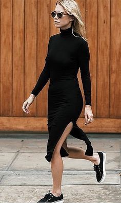 A Black Turtleneck Dress and Black Sneakers Black Dress With Sneakers, Black Turtleneck Outfit, Outfit Nero, Black Sneakers Outfit, Style Black Dress, Black Turtleneck Dress, Style Casual Chic, Black Turtleneck, Night Out Dress