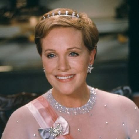 Julie andrews Princess Diaries 3, Princess Diaries 1, Erik Von Detten, Princess Of Genovia, Halsey Hair, Princes Diaries, Robert Schwartzman, Halsey Songs, Princess Diaries 2