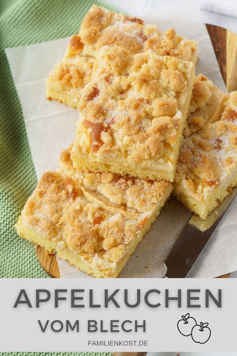 Dieser Apfelkuchen vom Blech ist unser Favorit, wenn es schnell gehen muss. Ruckzuck ist er fertig und man kann ihn warm genießen. https://www.familienkost.de/rezept_apfelkuchen_vom_blech_mit_streusel.html #familienkost #apfelkuchen #rezept #kuchenrezept Soul Food, Cake Cookies, Cornbread, Cooking And Baking, Nutella, Brownies, Cake Recipes, Avocado, Muffins