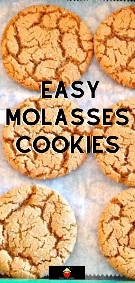 Easy Molasses Cookies, flavored with Christmas spices, make for a delicious cookie, ideal for Fall and the holidays. Crunchy outside and chewy inside. Great with a glass of milk! Easy Molasses Cookies, Crescent Roll Recipes Dessert, Freezer Ideas, Molasses Recipes, Amazing Cookie Recipes, Molasses Cookies Recipe, Kitchen Aid Recipes, Pumpkin Sheet Cake, Homemade Apple Pie Filling