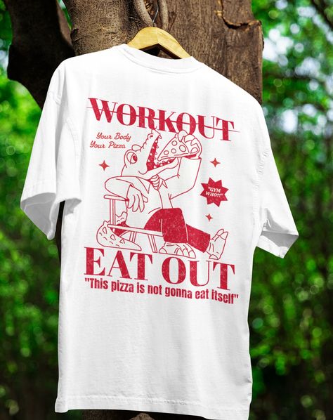 Get ready to stand out with our Comfort Colors® tee! 😎🍕 Featuring a playful back print of a crocodile devouring pizza, this tee is perfect for your gym sessions or casual outings. Made with Comfort Colors top-quality tees, it’s a must-have for those who love humor and pizza... And the gym? ✨ #ComfortColors #FunnyTShirt #PizzaLovers #GymWear #backprint .・。.・゜✭・❤・✫・゜・。. https://mugteemedley.etsy.com/listing/1784741867 #ComfortColors #FunnyTShirt #PizzaLovers #GymWear #VintageStyle #GraphicTee... Gym Tees, Training Shirt, Funny Gym, Funny Graphic Tees, Gym Humor, Fun Gifts, Comfort Colors Tee, Vintage Humor, Limassol