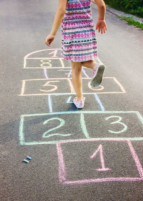 Kick summer boredom to the curb and keep the kids entertained this summer with these 10+ Fun Sidewalk Chalk Ideas! Outside Games For Kids, Chalk Activities, Summer Boredom, Outside Games, Children's Games, Street Game, Outdoor Activities For Kids, Street Kids, Sidewalk Chalk