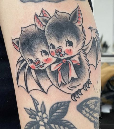 Kewpie Bat Tattoo, Creepy Cute Tattoo Ideas, Creepy Cute Tattoo, Mode Gyaru, Kewpie Tattoo, Goth Tattoo, Doll Tattoo, Bat Tattoo, Kawaii Tattoo