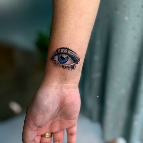 Blue Eye Tattoo, Eye Tattoo Realistic, Eye Tattoo Design, Realistic Eye Tattoo, Hope Tattoo, Hyper Realistic Tattoo, Eyes Tattoo, Cloud Tattoo, Design Tattoos