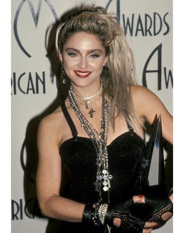 Madonna at the American Music Awards in 1985   - HarpersBAZAAR.com 80s Madonna Fashion, Madonna Birthday, Madonna Outfits, Madonna Costume, 80s Madonna, 80s Hairstyles, Madonna Fashion, Look 80s, 80s Party Outfits