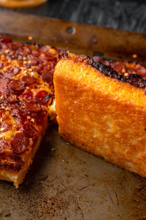 Gluten-Free Detroit Style Pizza - Olivia's Kitchen Gluten Free Detroit Style Pizza, Gluten Free Deep Dish Pizza, Detroit Style Pizza Dough, Gluten Free Chicago, Deep Dish Pizza Crust, Detroit Style Pizza Recipe, April Recipes, Detroit Style Pizza, Pizza Friday