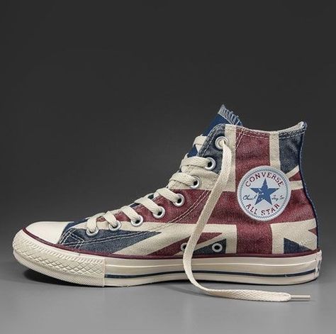 Funky Converse, Converse Ideas, Funky Clothes, Funky Outfits, Vintage Things, Swag Shoes, Converse All Star, Converse Chuck, Converse Shoes