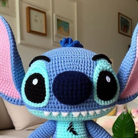 Crochet Stitch Disney, Stitch Crochet Pattern, Xmas Crochet, Disney Stitch, Stitch Disney, Crochet Stitches, Metallica, Amigurumi, Crochet Patterns