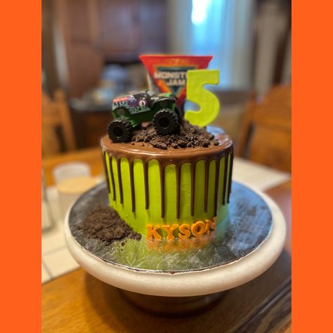 Monster Truck Smash Cake, Truck Smash Cake, Monster Jam Birthday Cake, Birthday Cake For Boys, White Birthday Cake, Monster Jam Birthday, Orange Monster, White Birthday Cakes, Cake Boy