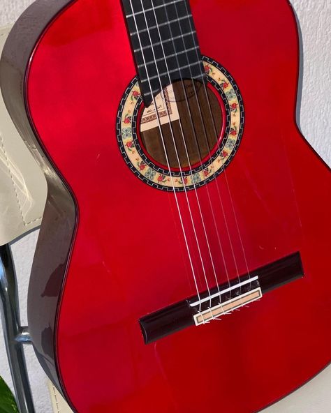 Guitarras Conde Atocha on Instagram: “Guitarra #flamenca de palo santo de Madagascar 🔥 Roseta de rosas y #MediaLuna 🌙 . Madagascar rosewood #flamenco guitar 🔥 Roses rosette &…” Flamenco Guitar, Beautiful Music, Madagascar, Music Instruments, Roses, Guitar, Music, On Instagram, Instagram