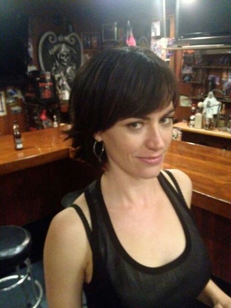 Maggie Siff aka Tara Knowles Sons of Anarchy Sons Of Anarchy Tara, Tara Knowles, Maggie Siff, Sons Of Anarchy Motorcycles, Sons Of Anarchy Samcro, Bad Haircut, Biker Chick, Sons Of Anarchy, New Haircuts