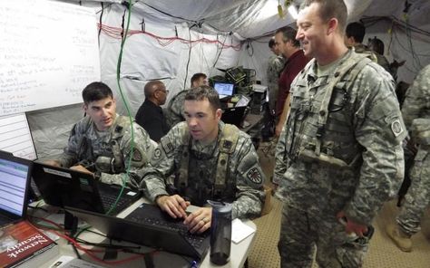 US Army Cyber Protection Brigade soldiers responding to a simulated cyber attack on the 1st Brigade Combat Team, 82nd Airborne Division, during its rotation at the Fort Polk, Louisiana, Joint Readiness Training Center. The military needs more network defenders, as well as people with skills that could be used offensively. Army Boot Camp, Army Ranks, Army Reserve, Army Pics, Army National Guard, Staff Sergeant, New Photo Download, Military Heroes, Boot Camp